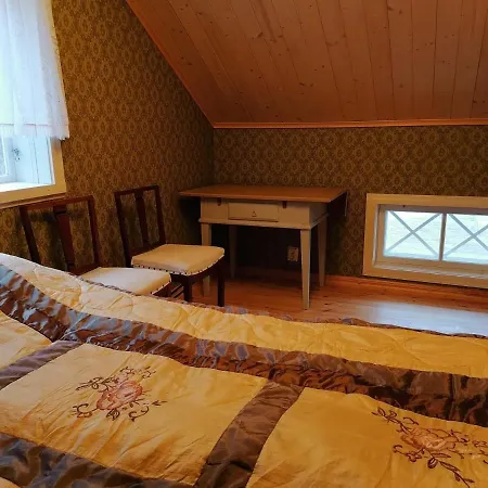Holiday home Huset Alvina *